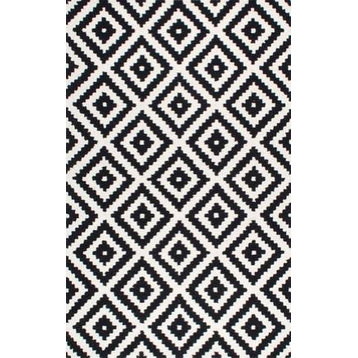 nuLOOM Hand-Tufted Geometric Tuscan Rug, Black, 5'x8' Oval