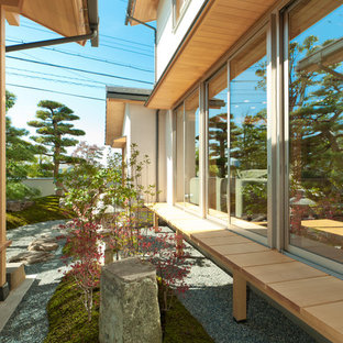 他の地域の和風のおしゃれな中庭のテラス (砂利舗装、日よけなし) の写真