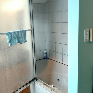 Sarah's upstairs bath