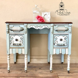 Antique Victorian Vanity - Bedroom & Makeup Vanities