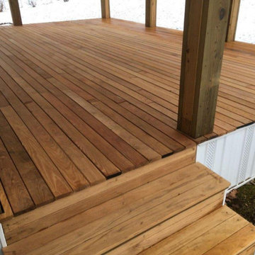 Black Locust Deck - Lost Creek, WV