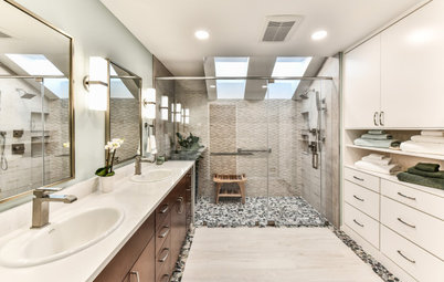 Bathroom of the Week: Large Curbless Shower Bathed in Sunshine