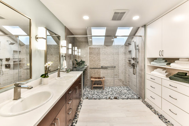 Transitional Bathroom by Synergy Design & Construction