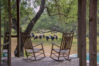 Inspiration for a farmhouse home design remodel in Austin