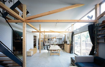 Houzz Tour: Sun-Soaked Family Home in a Dense Tokyo District