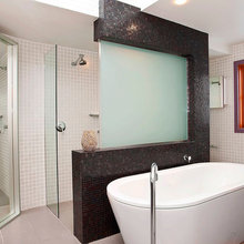 Woodend - Girl's Bathroom