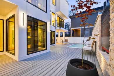 Example of a trendy deck design in Nashville