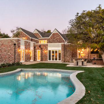 Strikingly Elegant English Home