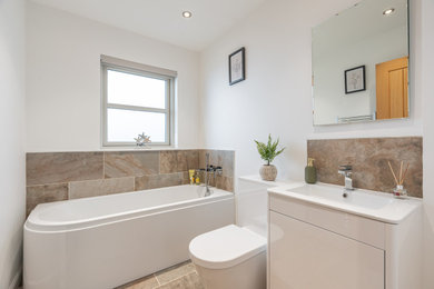 This is an example of a modern bathroom in Edinburgh.