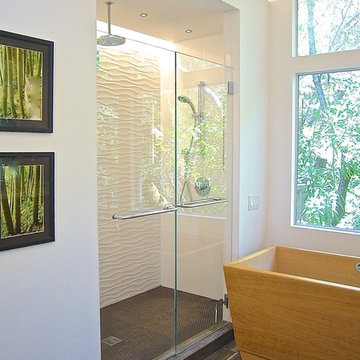Shower Area adjacent Ofuro