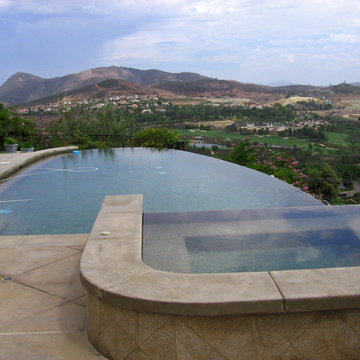 Vanishing Edge Swimming Pools