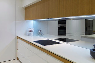 Design ideas for a contemporary kitchen in Newcastle - Maitland.