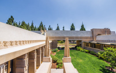 Fly With a Drone Over Frank Lloyd Wright's Hollyhock House