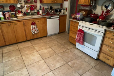 Kitchen - kitchen idea in Salt Lake City