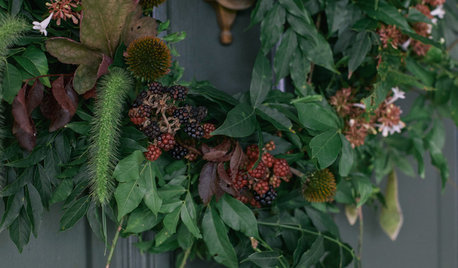 30-Minute DIY: A Beautifully Wild Wreath for Autumn