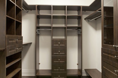 Example of a closet design in Toronto