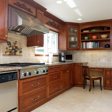 Traditional Kitchen & Master Bath Remodel in Tarzana, CA.