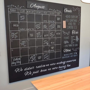 ポートランドの大きいモダンスタイルのおしゃれなランドリールームの写真