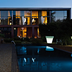 Serralunga - Vas Outdoor Illuminated Planters with Light - Outdoor Lighting