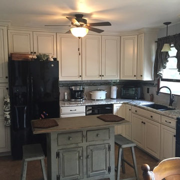 Kitchen with Carolina Summer Granite