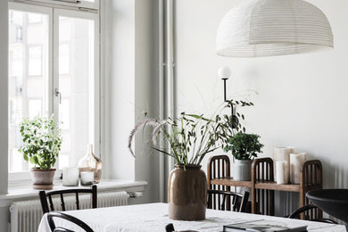 Inspiration for a traditional dining room in Gothenburg.
