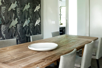 Dining room - modern dining room idea in Toronto