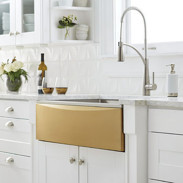 Crosstown Farmhouse Sink with Interchangeable Apron in Champagne