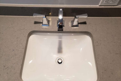Example of a classic bathroom design in Chicago