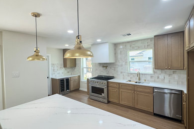 Example of a kitchen design in Houston