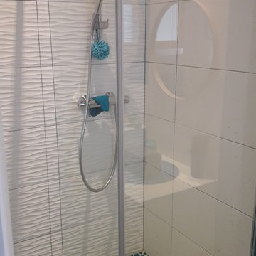 Une décoration vitaminée pour une chambre et sa salle de bain