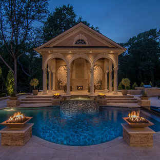 ワシントンD.C.のヴィクトリアン調のおしゃれなプールの写真