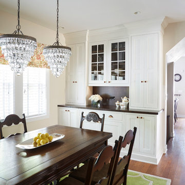Chicago Built-in Dining Room Buffet.  Design by Fred M Alsen of fma Design.
