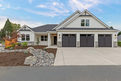 Craftsman exterior home idea in Portland