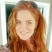 Amber Canhelps foto
