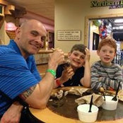 Donald Lee's photo