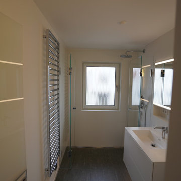 Aus einem Badezimmer wird ein Duschbad der extra Klasse