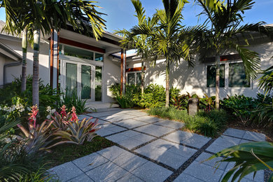Entryway - contemporary entryway idea in Miami
