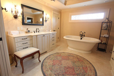 Example of a classic bathroom design in Houston