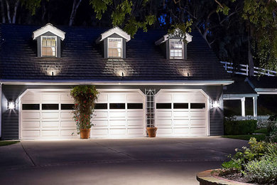 Example of a garage design in Los Angeles