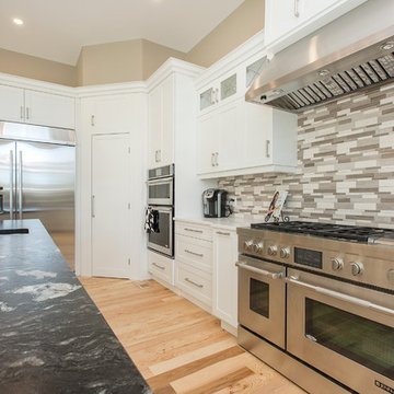 Inverary White Transitional Lakehouse