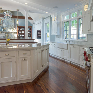 Light & Lovely Great Room and Kitchen