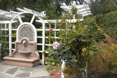Example of a classic patio design in San Francisco