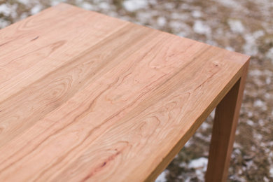 Stangeland Dining Table