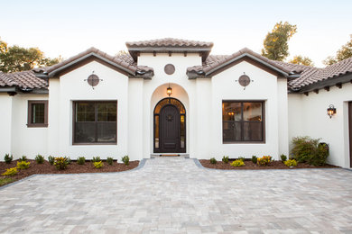 Inspiration for an eclectic exterior home remodel in Orlando