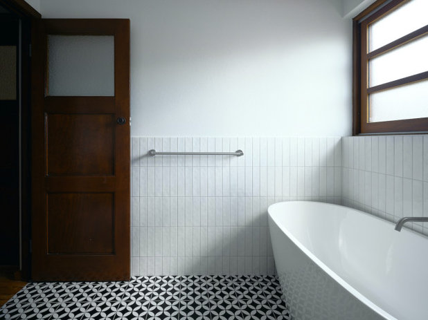 ミッドセンチュリー 浴室 by buck&simple architects