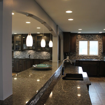 Starmark Maple Ridgeville Kitchen in Slate w/ Ebony Glaze