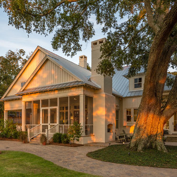 Classic Upscale Waterfront Cottage with Commanding View