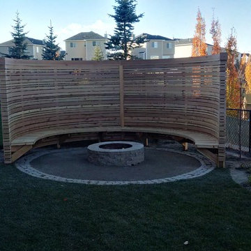 Curved Privacy Screen