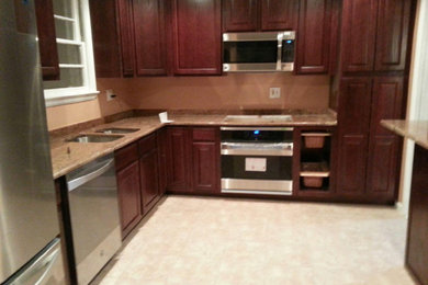Kitchen - traditional kitchen idea