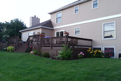 Patio - transitional patio idea in Chicago